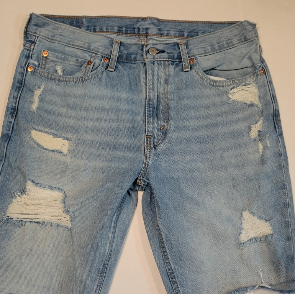 Levi' cutoffs - Picture 2 of 5